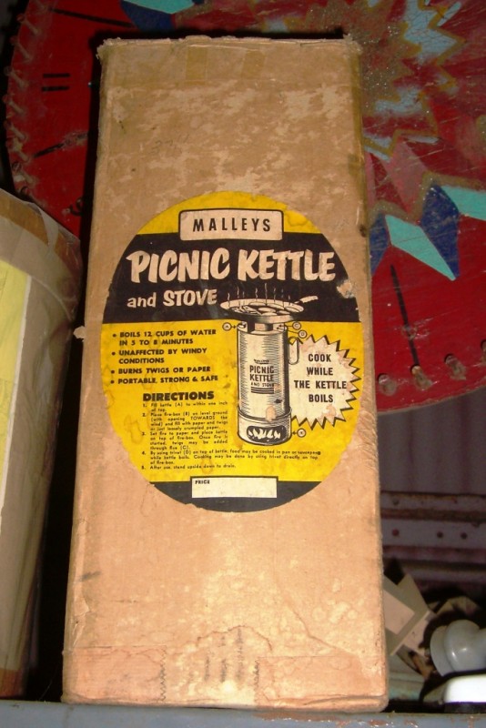 Malleys Picnic Kettle & Stove-c.JPG