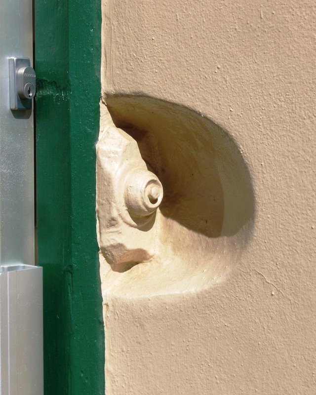 Door bell in stone - Broken Hill.JPG