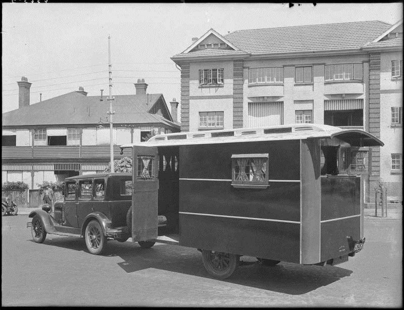 Tivoli Garage 1932.jpg